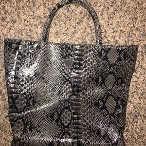 Vintage Printed Guess Bag!